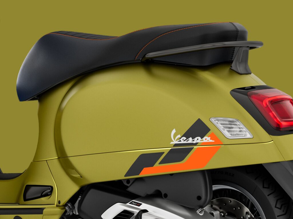 Vespa_Facelift_GTS_Supersport_310_close-up_1920x1440_Sella_1